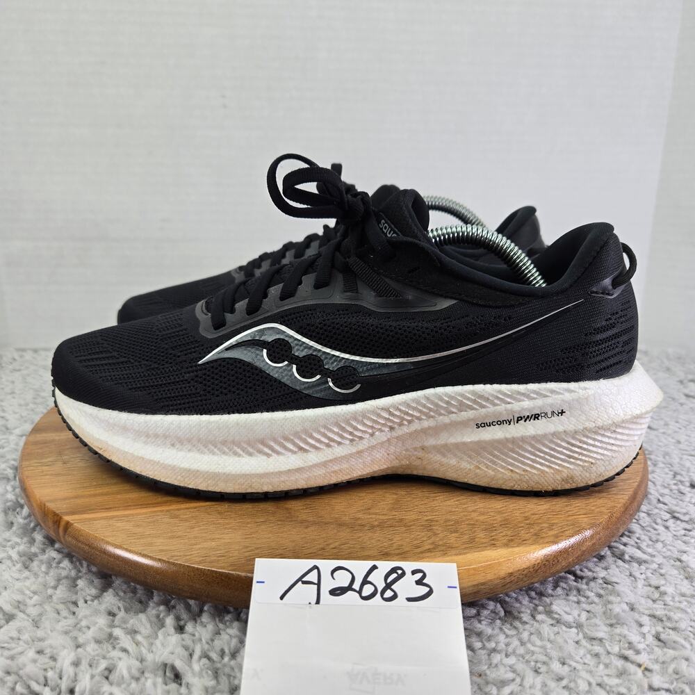 Saucony Women 10 Triumph 21 Black White Athletic Daily Gym Casual Running Shoe